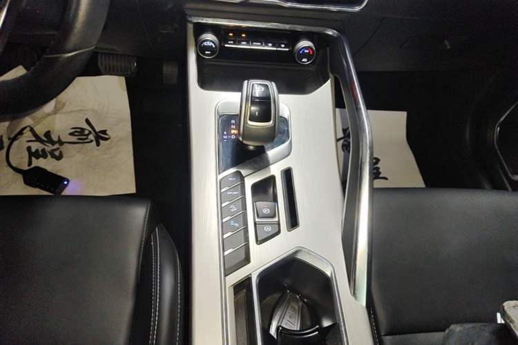 Used Geely Auto Coolray 2019 260T DCT Knight China VI Standard Gear Lever
