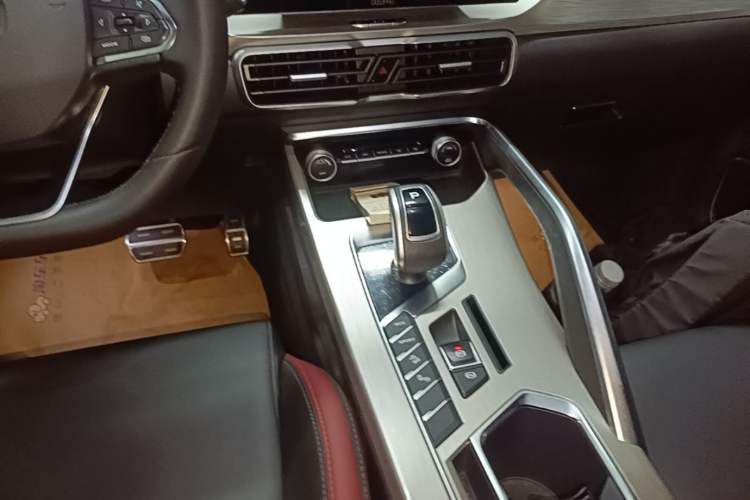 Used Geely Auto Coolray 2019 Sport Version 260T DCT Explorer China VI Standard Gear Lever