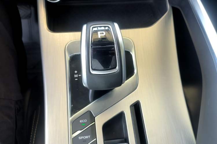 Used Geely Auto Coolray 2019 260T DCT Knight China V Standard Gear Lever