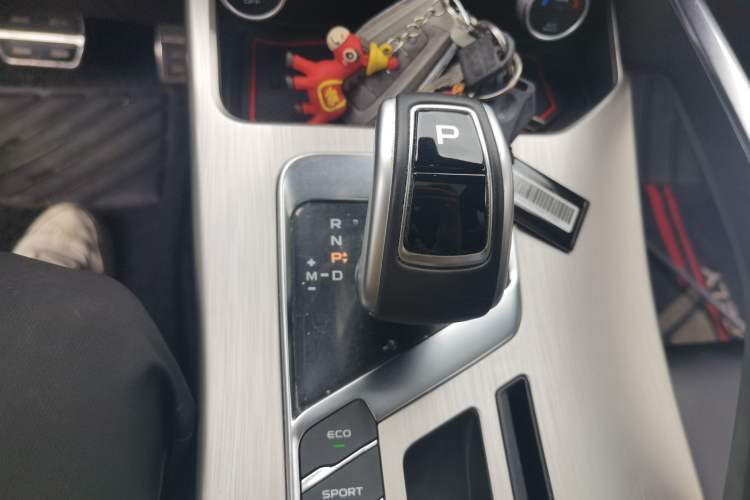 Used Geely Auto Coolray 2019 Sport Model 260T DCT Battle China V Standard Gear Lever