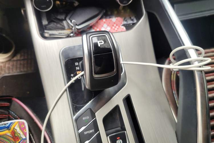 Used Geely Auto Coolray 2019 Sport Version 260T DCT Battle China VI Standard Gear Lever