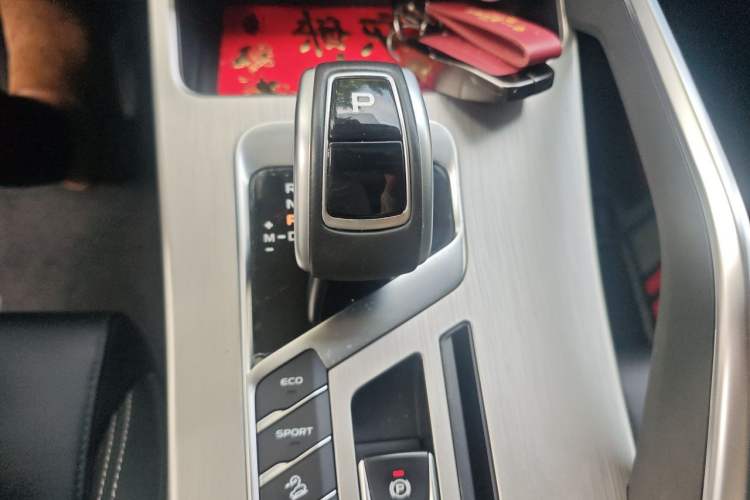 Used Geely Auto Coolray 2019 260T DCT Knight China VI Standard Gear Lever