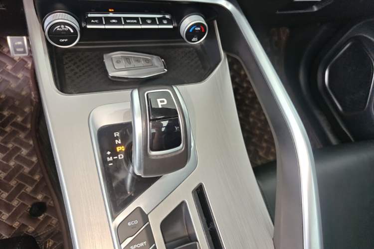 Used Geely Auto Coolray 2019 Sport Version 260T DCT Battle China VI Standard Gear Lever