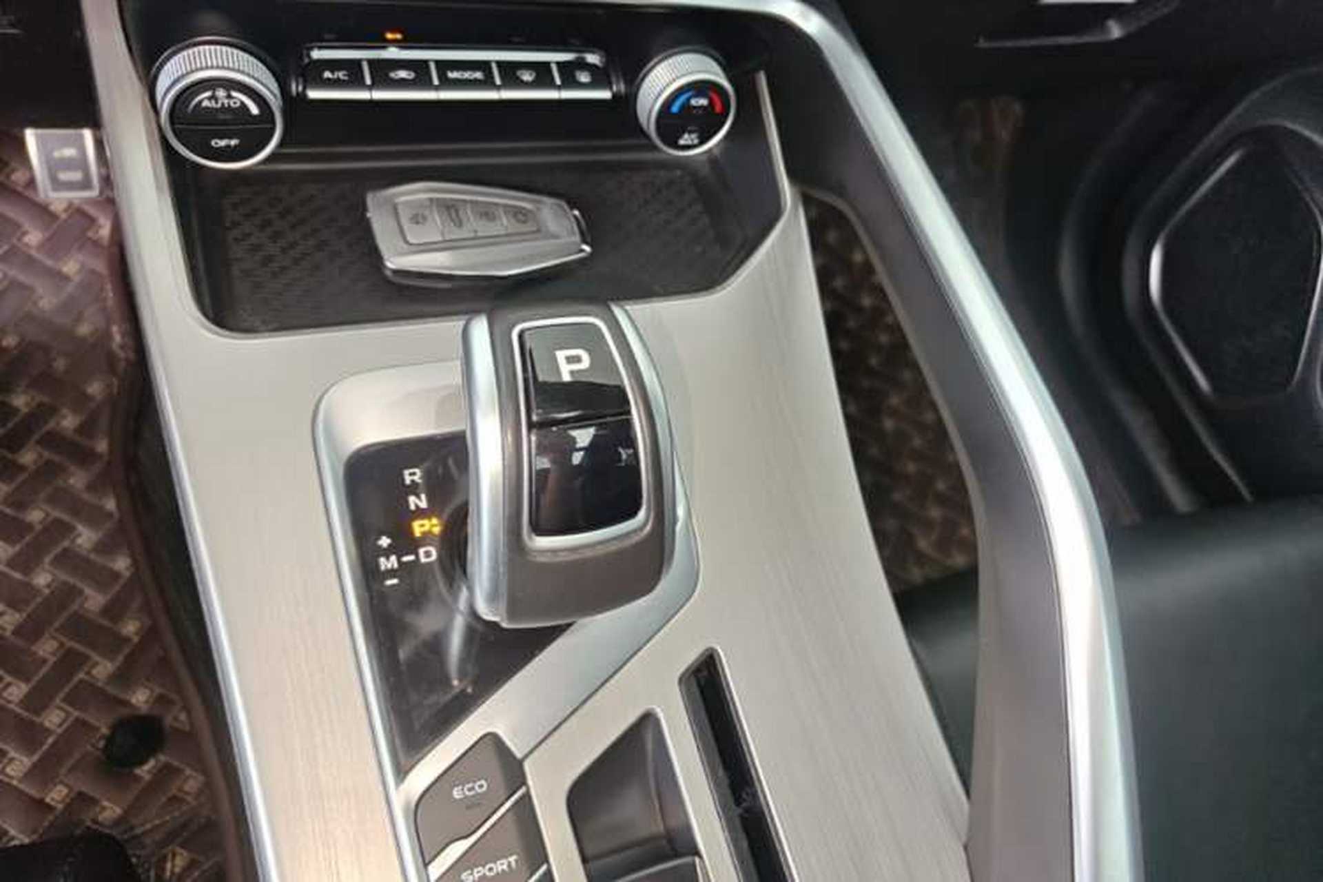 Used Geely Auto Coolray 2019 Sport Version 260T DCT Battle China VI Standard Gear Lever