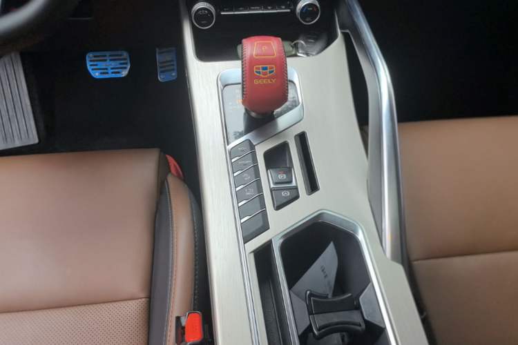 Used Geely Auto Coolray 2019 260T DCT Explorer China V Standard Gear Lever
