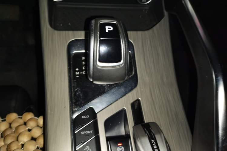 Used Geely Auto Coolray 2019 260T DCT Knight China V Standard Gear Lever