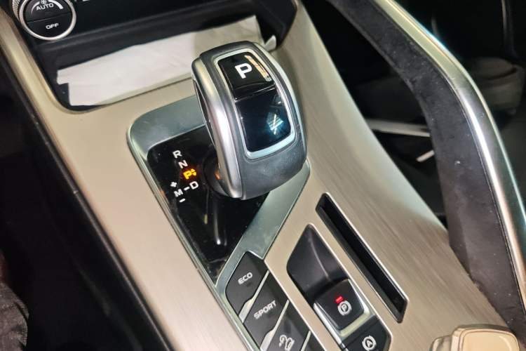 Used Geely Auto Coolray 2019 260T DCT Knight China V Standard Gear Lever