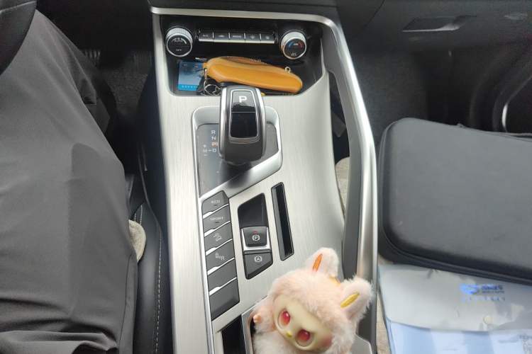 Used Geely Auto Coolray 2019 260T DCT Knight China VI Standard Gear Lever