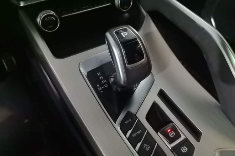 Used Geely Auto Coolray 2019 Sport Version 260T DCT Explorer China VI Standard Gear Lever
