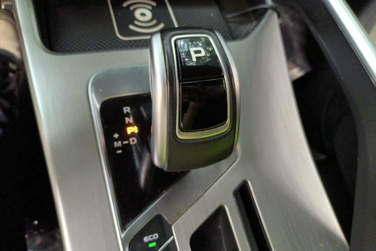 Used Geely Auto Coolray 2019 Sport Version 260T DCT Battle China VI Standard Gear Lever
