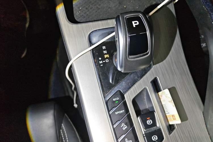 Used Geely Auto Coolray 2019 260T DCT Knight China V Standard Gear Lever