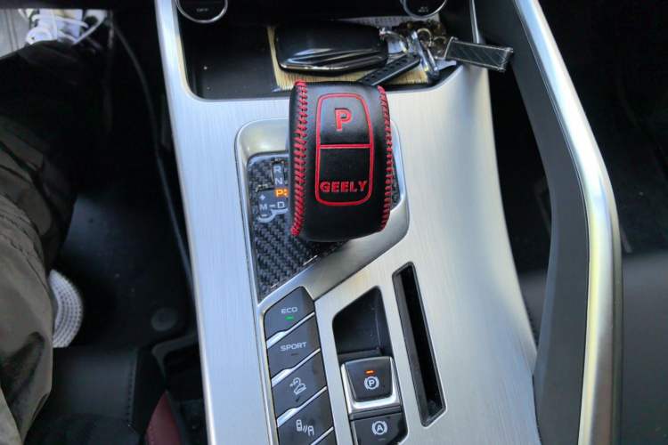 Used Geely Auto Coolray 2019 Sport Version 260T DCT Explorer China VI Standard Gear Lever