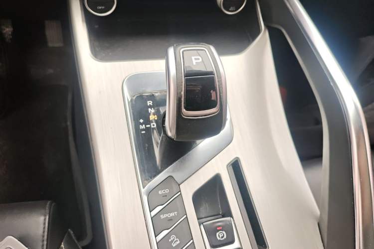 Used Geely Auto Coolray 2019 260T DCT Knight China V Standard Gear Lever