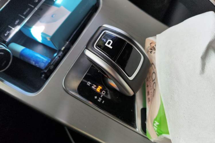 Used Geely Auto Coolray 2019 260T DCT Knight China VI Standard Gear Lever