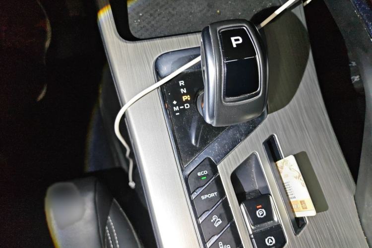 Used Geely Auto Coolray 2019 260T DCT Knight China V Standard Gear Lever