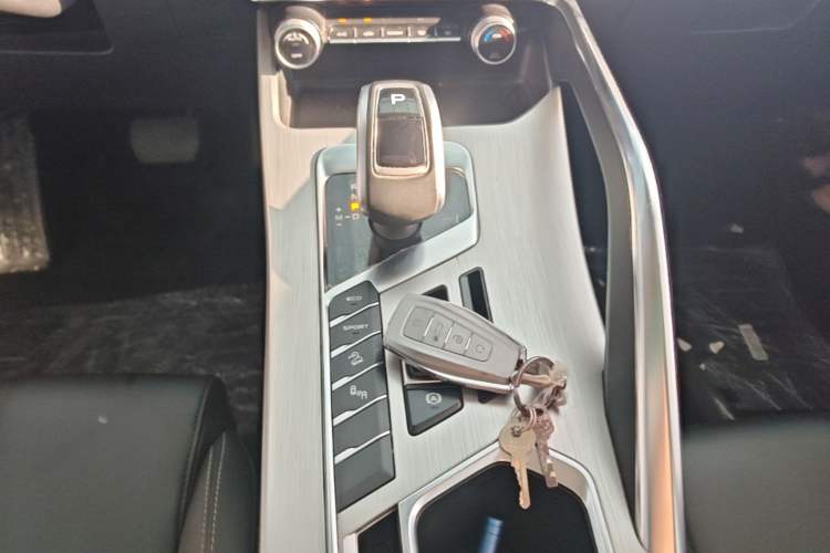 Used Geely Auto Coolray 2019 260T DCT Knight China VI Standard Gear Lever