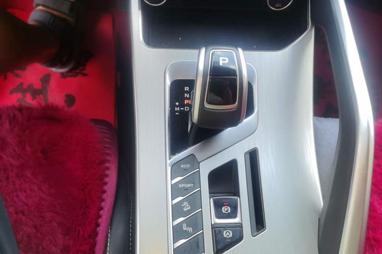 Used Geely Auto Coolray 2019 260T DCT Knight China VI Standard Gear Lever