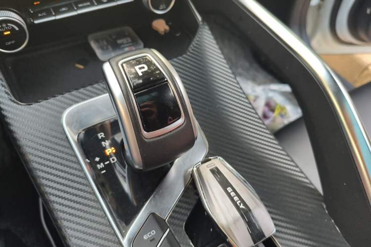 Used Geely Auto Coolray 2019 Sport Model 260T DCT Patrol China V Standard Gear Lever