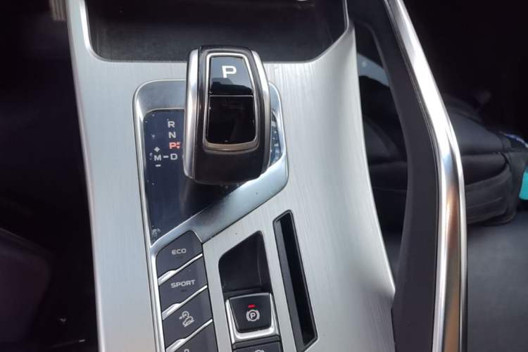Used Geely Auto Coolray 2019 260T DCT Knight China V Standard Gear Lever