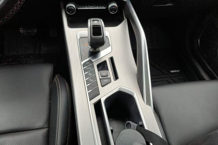 Used Geely Auto Coolray 2019 260T DCT Knight China VI Standard Gear Lever