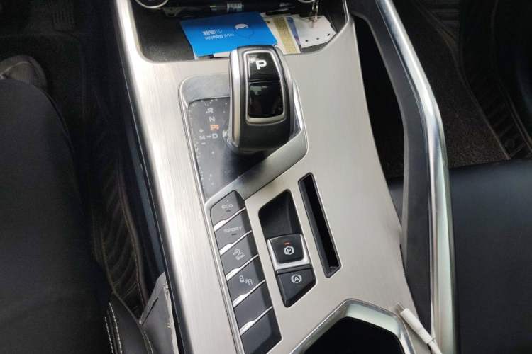 Used Geely Auto Coolray 2019 260T DCT Knight China V Standard Gear Lever