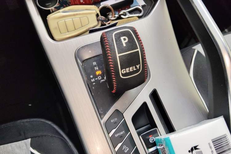 Used Geely Auto Coolray 2019 260T DCT Knight China V Standard Gear Lever