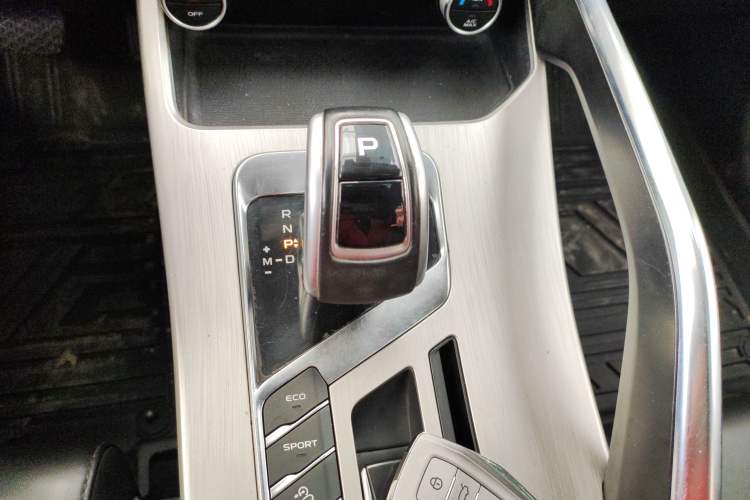 Used Geely Auto Coolray 2019 260T DCT Knight China VI Standard Gear Lever