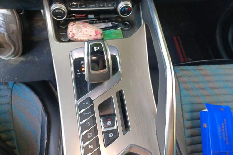 Used Geely Auto Coolray 2019 Sport Version 260T DCT Battle China VI Standard Gear Lever