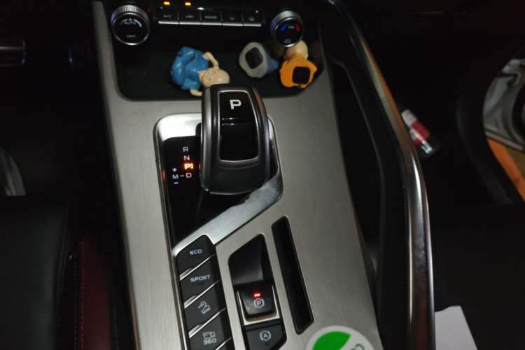 Used Geely Auto Coolray 2019 Sport Model 260T DCT Battle China V Standard Gear Lever