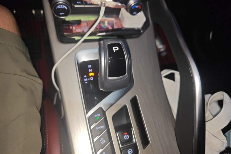 Used Geely Auto Coolray 2019 260T DCT Knight China VI Standard Gear Lever