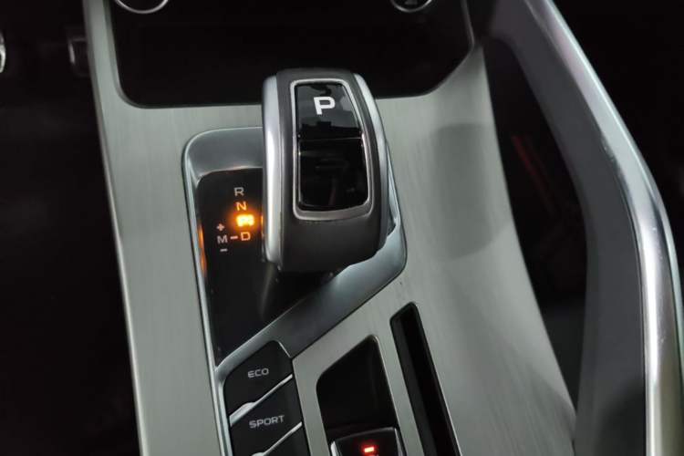 Used Geely Auto Coolray 2019 Sport Version 260T DCT Explorer China VI Standard Gear Lever
