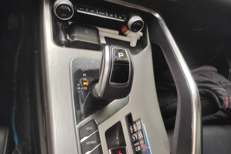 Used Geely Auto Coolray 2019 260T DCT Knight China VI Standard Gear Lever