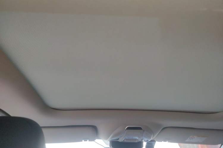 Used Geely Auto Coolray 2019 260T DCT Knight China VI Standard Headliner