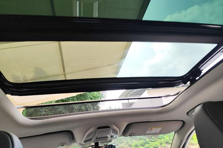 Used Geely Auto Coolray 2019 260T DCT Knight China VI Standard Headliner