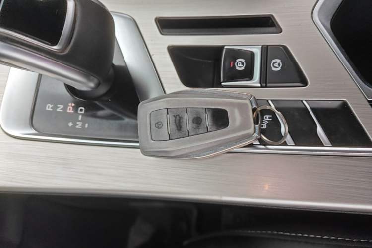 Used Geely Auto Coolray 2019 260T DCT Knight China V Standard Interior 1