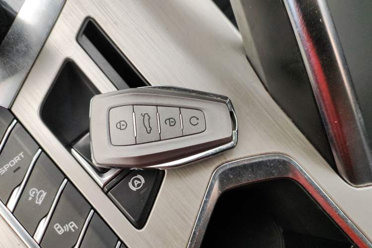 Used Geely Auto Coolray 2019 260T DCT Knight China VI Standard Interior 1