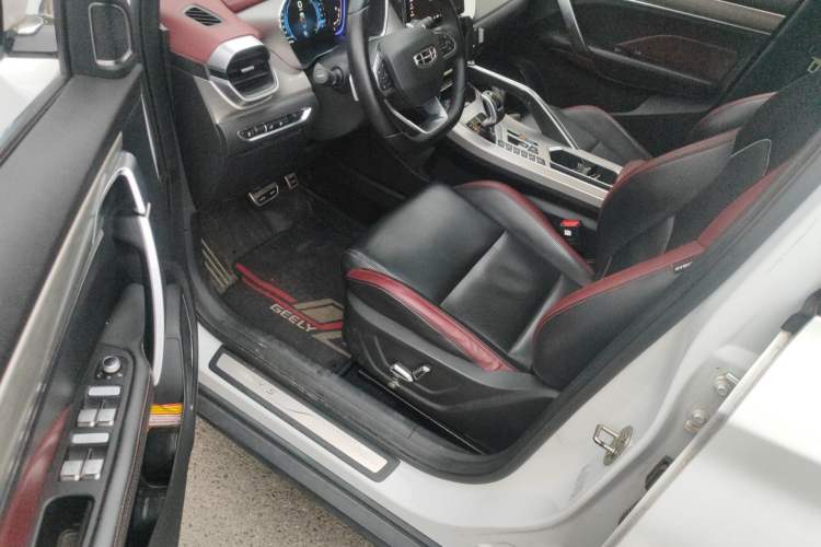 Used Geely Auto Coolray 2019 Sport Model 260T DCT Battle China V Standard Interior 3