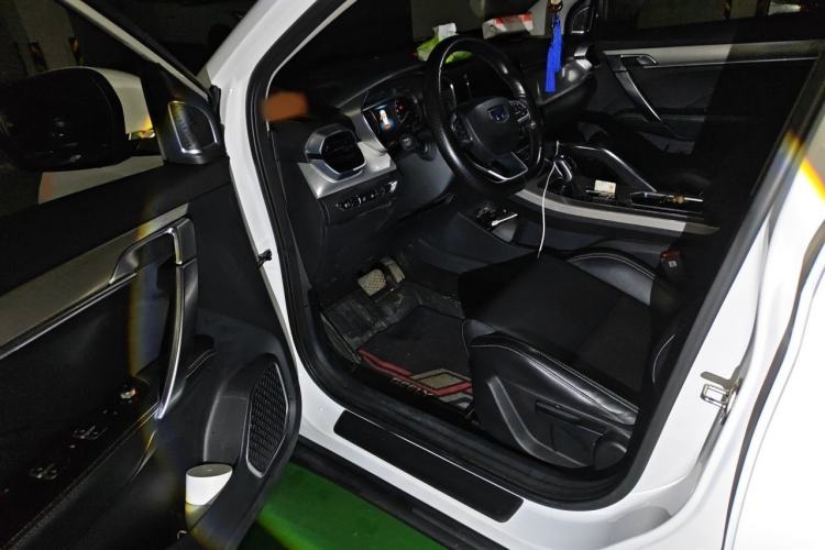 Used Geely Auto Coolray 2019 260T DCT Knight China V Standard Interior 3