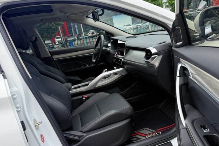 Used Geely Auto Coolray 2019 260T DCT Knight China VI Standard Interior 5
