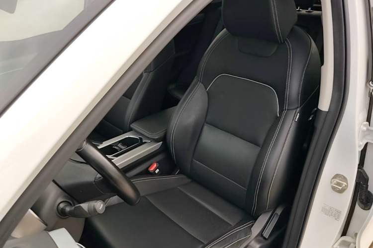 Used Geely Auto Coolray 2019 260T DCT Knight China V Standard Left Front Seat