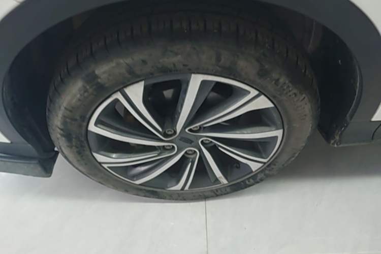 Used Geely Auto Coolray 2019 260T DCT Knight China VI Standard Left Front Wheel Hub
