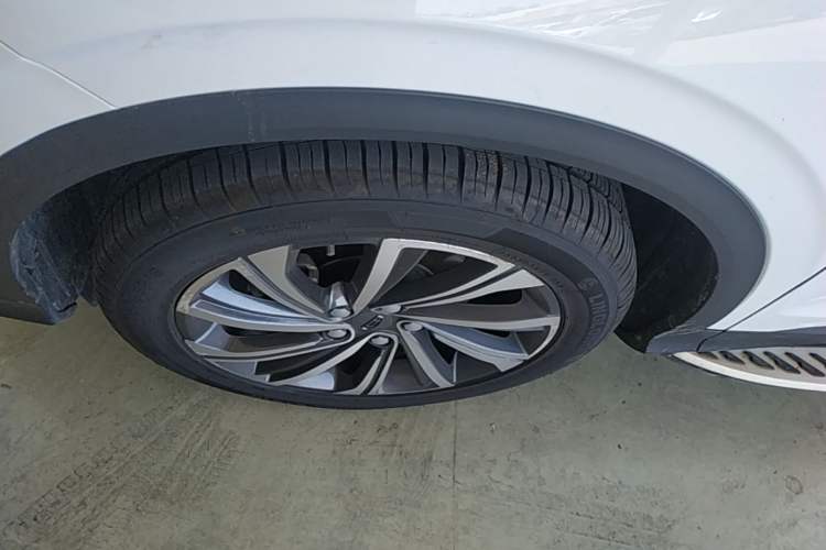 Used Geely Auto Coolray 2019 260T DCT Knight China VI Standard Left Front Wheel Hub