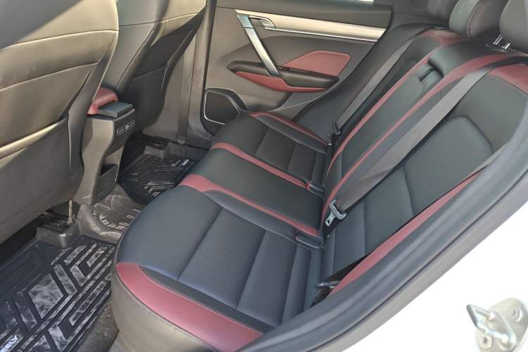 Used Geely Auto Coolray 2019 Sport Model 260T DCT Patrol China V Standard Left Rear Seat