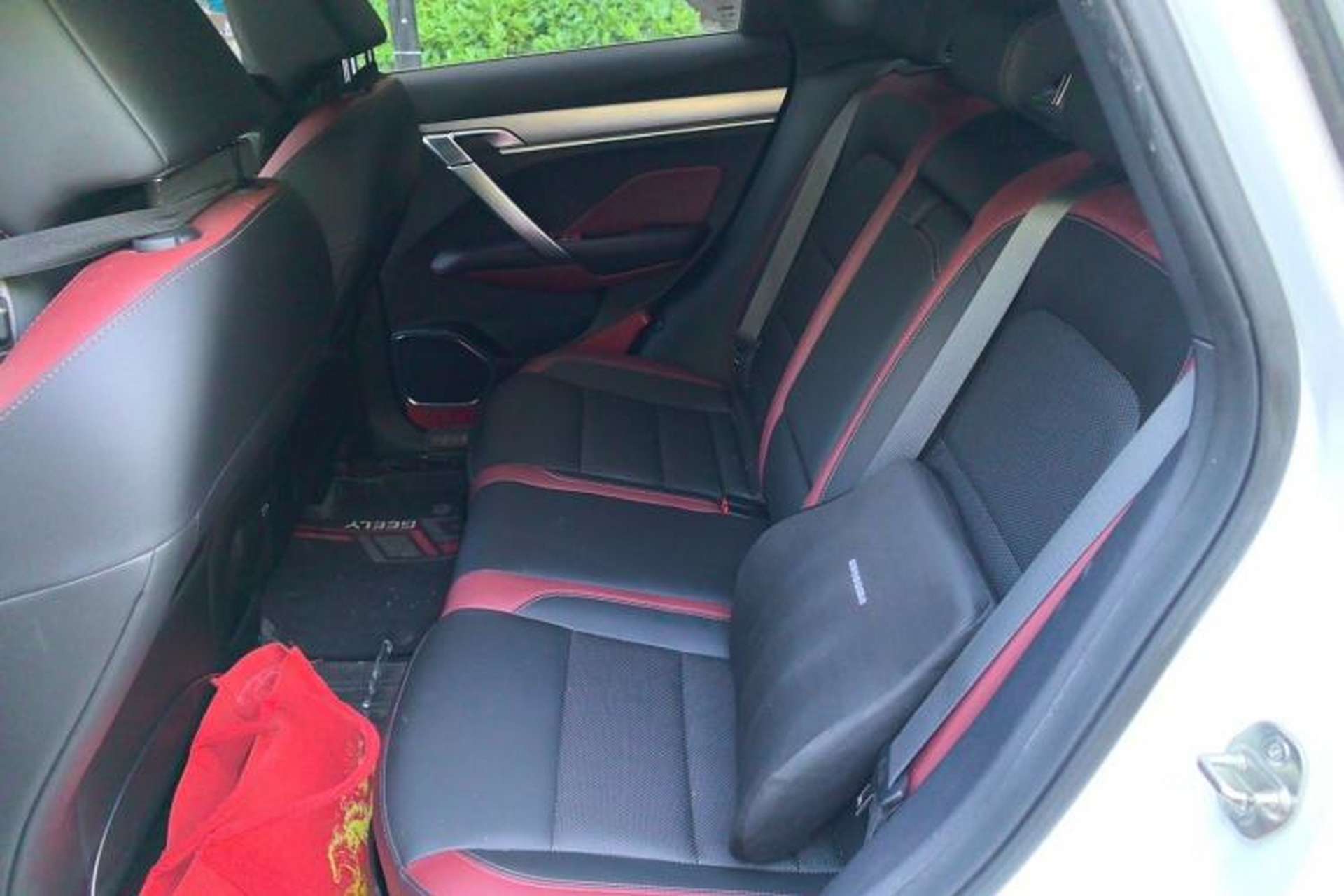 Used Geely Auto Coolray 2019 Sport Version 260T DCT Explorer China VI Standard Left Rear Seat