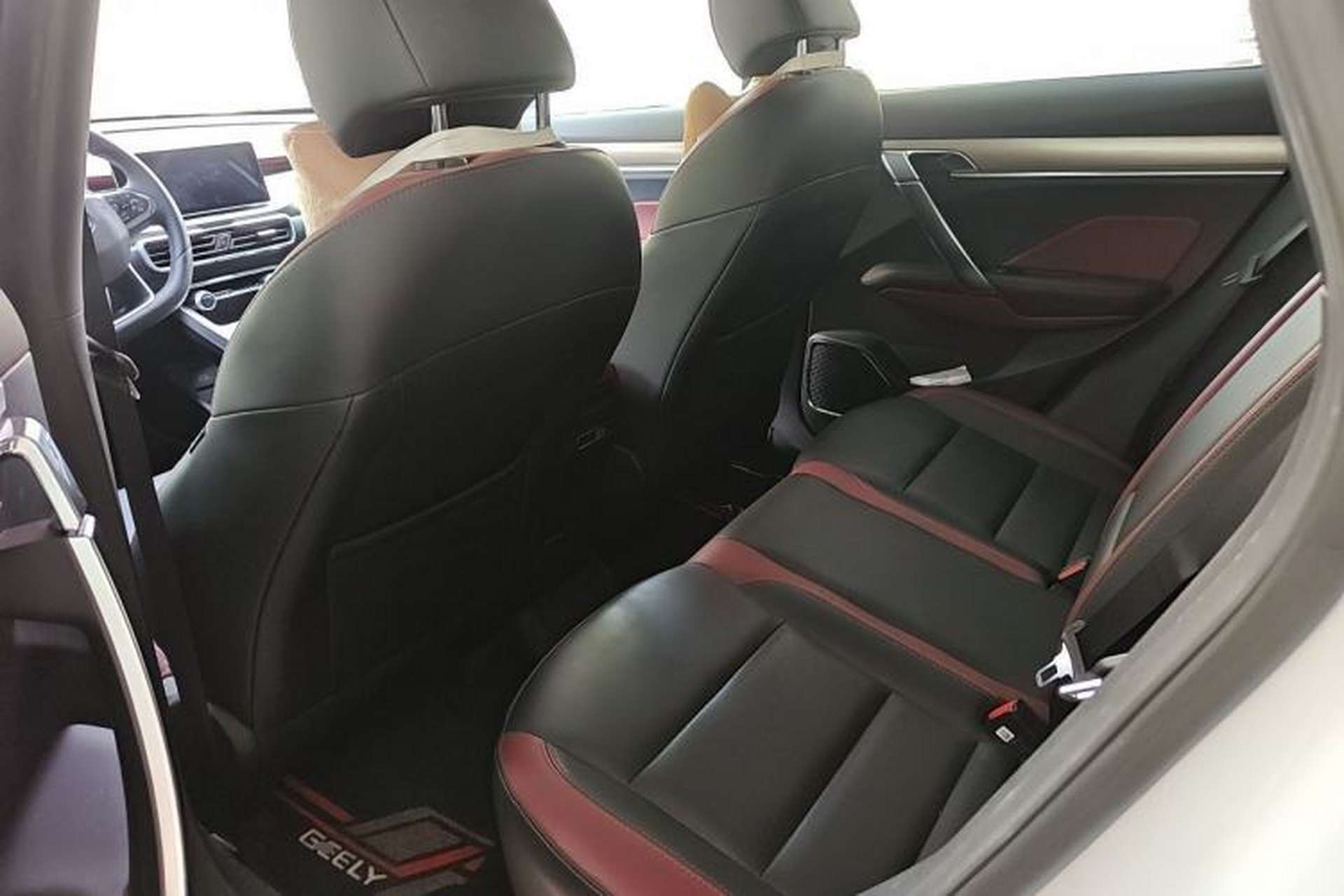 Used Geely Auto Coolray 2019 Sport Version 260T DCT Battle China VI Standard Left Rear Seat
