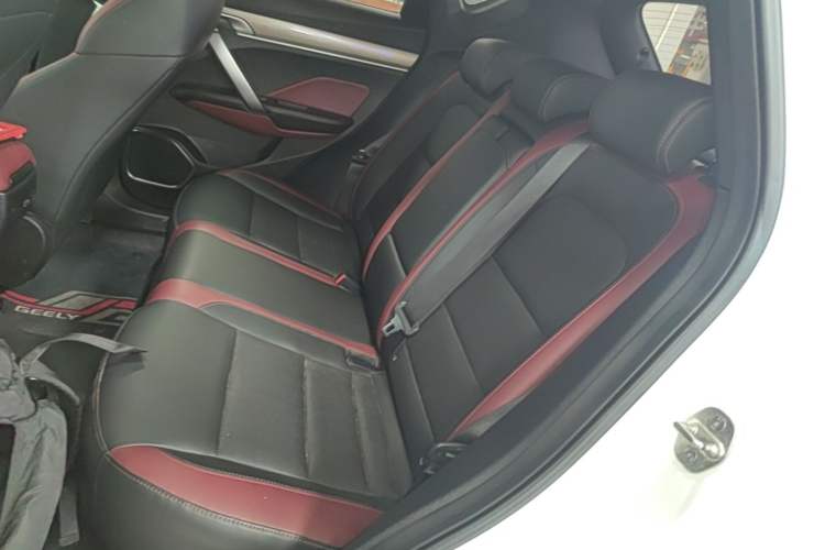 Used Geely Auto Coolray 2019 Sport Model 260T DCT Battle China V Standard Left Rear Seat
