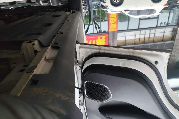 Used Geely Auto Coolray 2019 260T DCT Knight China VI Standard Left Side Sill
