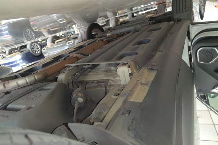 Used Geely Auto Coolray 2019 260T DCT Knight China V Standard Left Side Sill