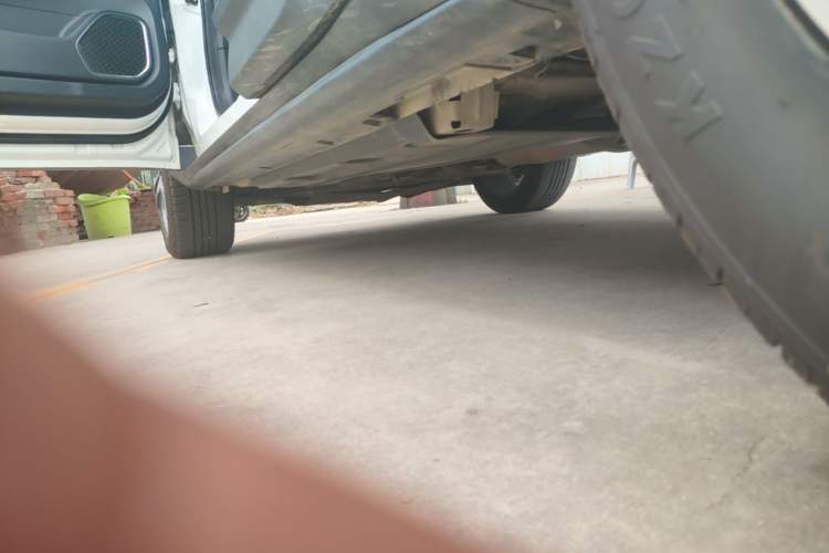 Used Geely Auto Coolray 2019 Sport Model 260T DCT Battle China V Standard Left Side Sill