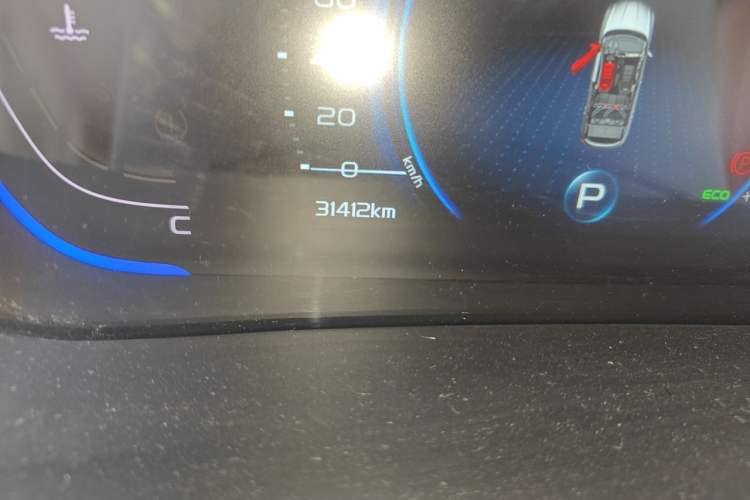 Used Geely Auto Coolray 2019 260T DCT Explorer China V Standard Odometer Close Up